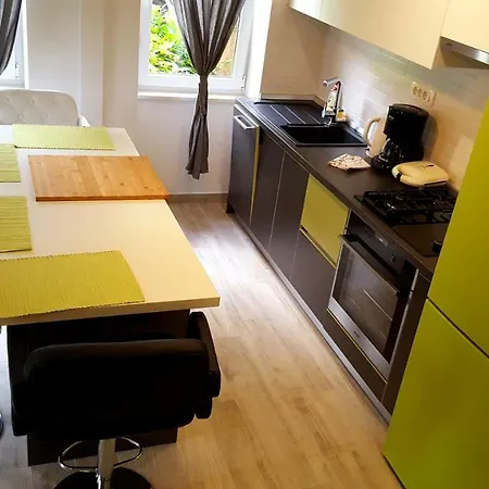 Vanna - 1st Row To The Sea Appartement Opatija